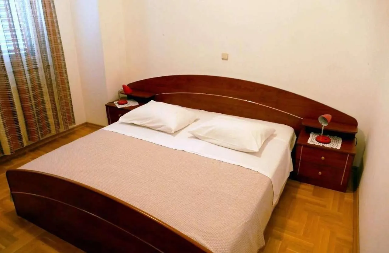 Apartments With A Parking Space Palit, Rab - 22562 Rab Town