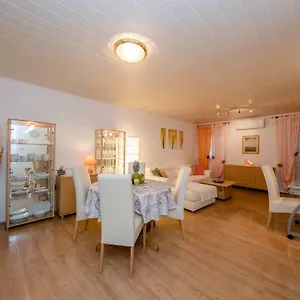 Apartment Patricia, Rab Town